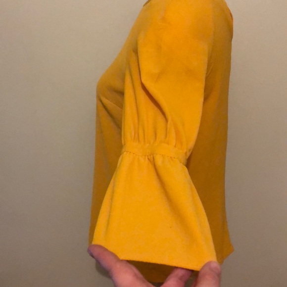 Yellow blouse size S. - Picture 2 of 5